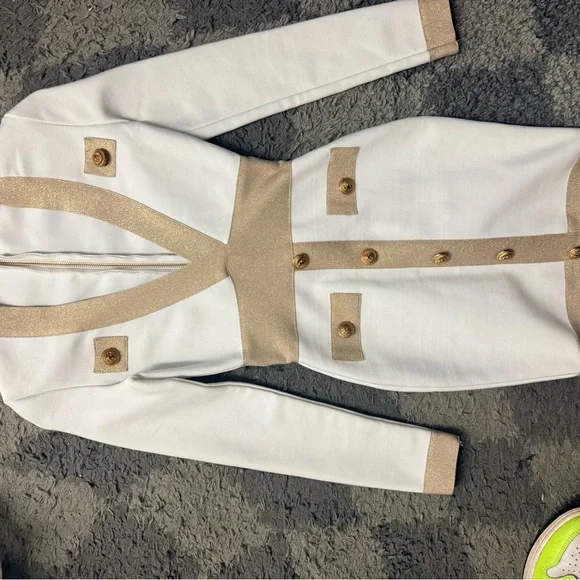 White and Gold V-Neck Long Sleeve Dress - Picture 2 of 7